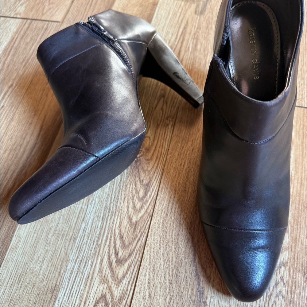 Elegant Dark Brown Heeled Boots